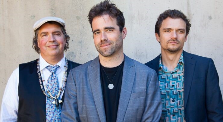 A photo of the three members of Duende Libre