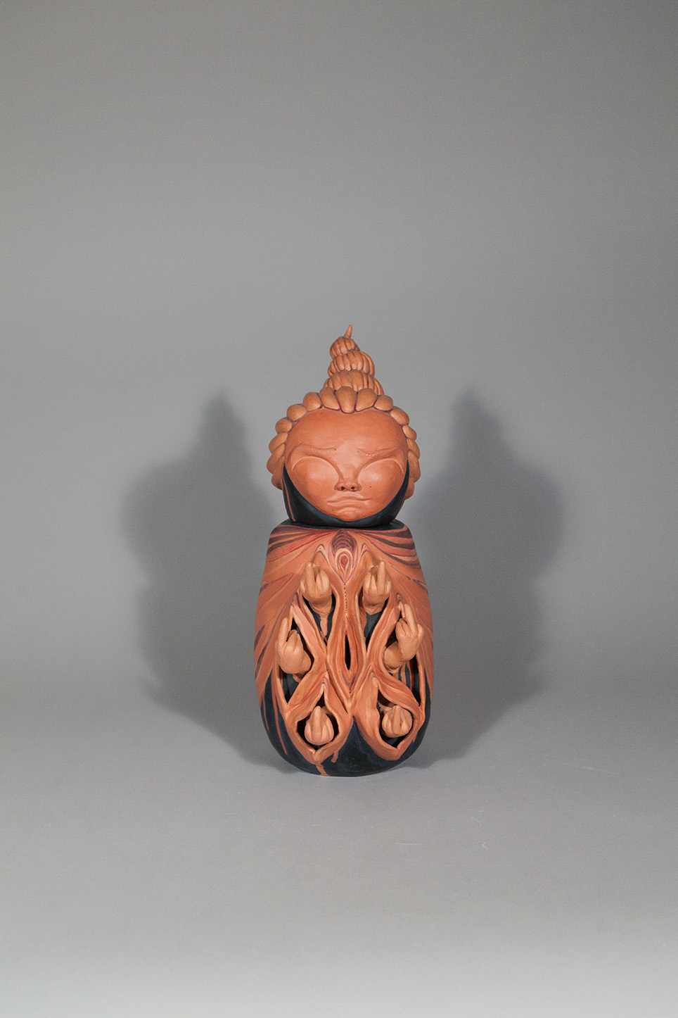 Hanako O’Leary. Venus Jar 1: I Am, 2018. Clay, casein paint. 13 x 10 x 8 in. Courtesy of the artist. Photo: Sarah D King 