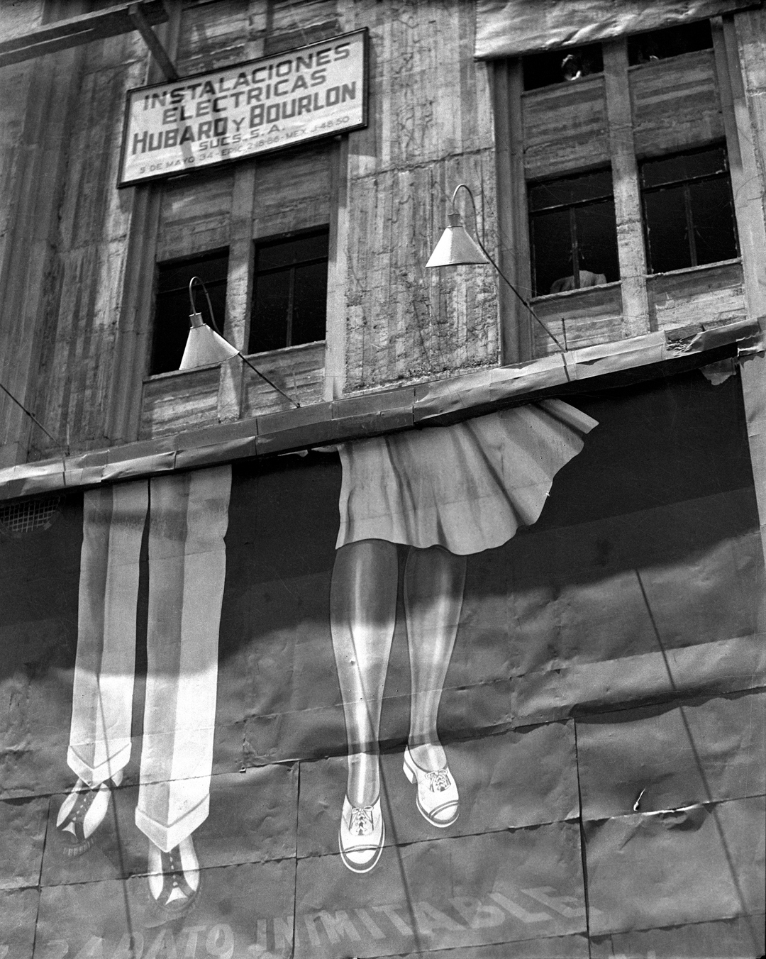 Manuel Álvarez Bravo. Dos pares de piernas (Two Pairs of Legs), ca. 1930, printed 1977