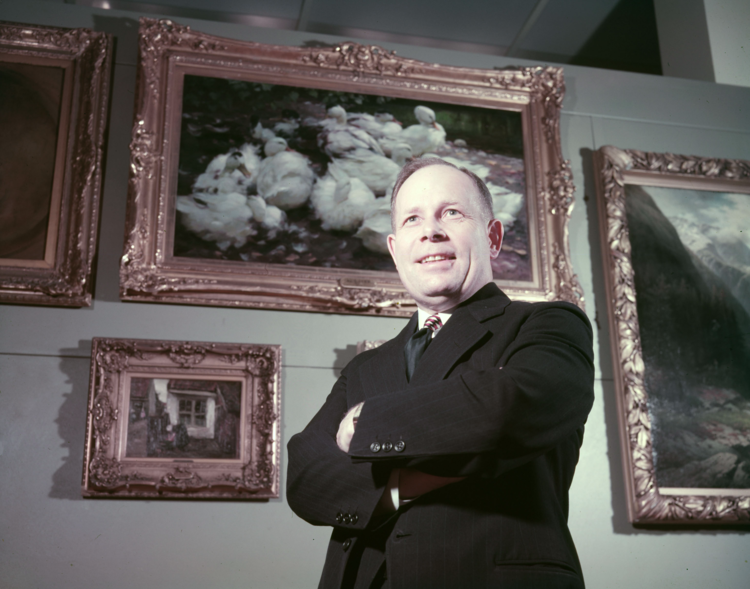 Former Frye director Walser Greathouse in front of Moulting Ducks. 
